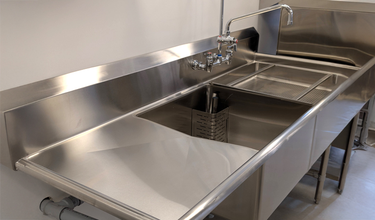 Entretien et nettoyage commercial.